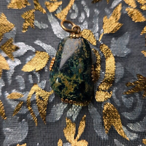 Elegant Ocean Jasper Pendant with 18K Gold – A Natural Beauty - Picture 1 of 7